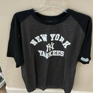 Yankees shirt